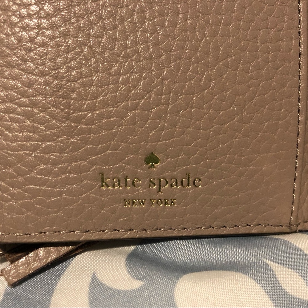 Kate Spade wristlet wallet